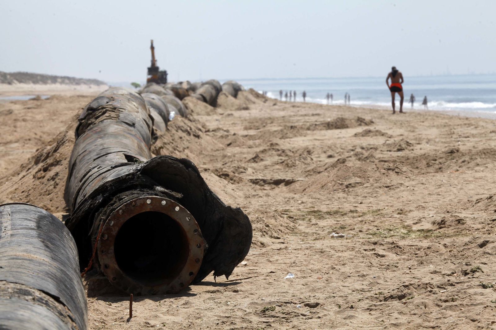 Las imágenes de la recuperación de la playa de La Antilla