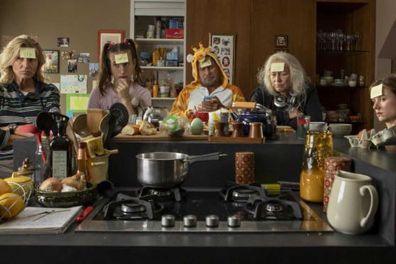 Intercambio de cuerpos y roles familiares en '¿Quién es quién?'.