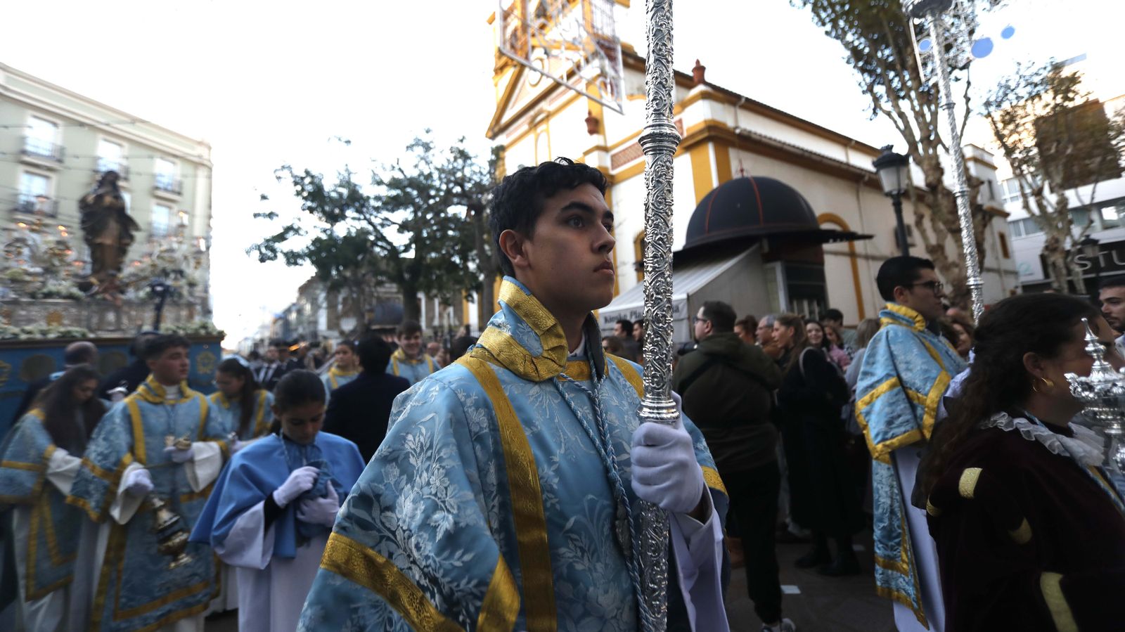 Las fotos de la procesión de la Inmaculada Concepción por las calles de la Línea