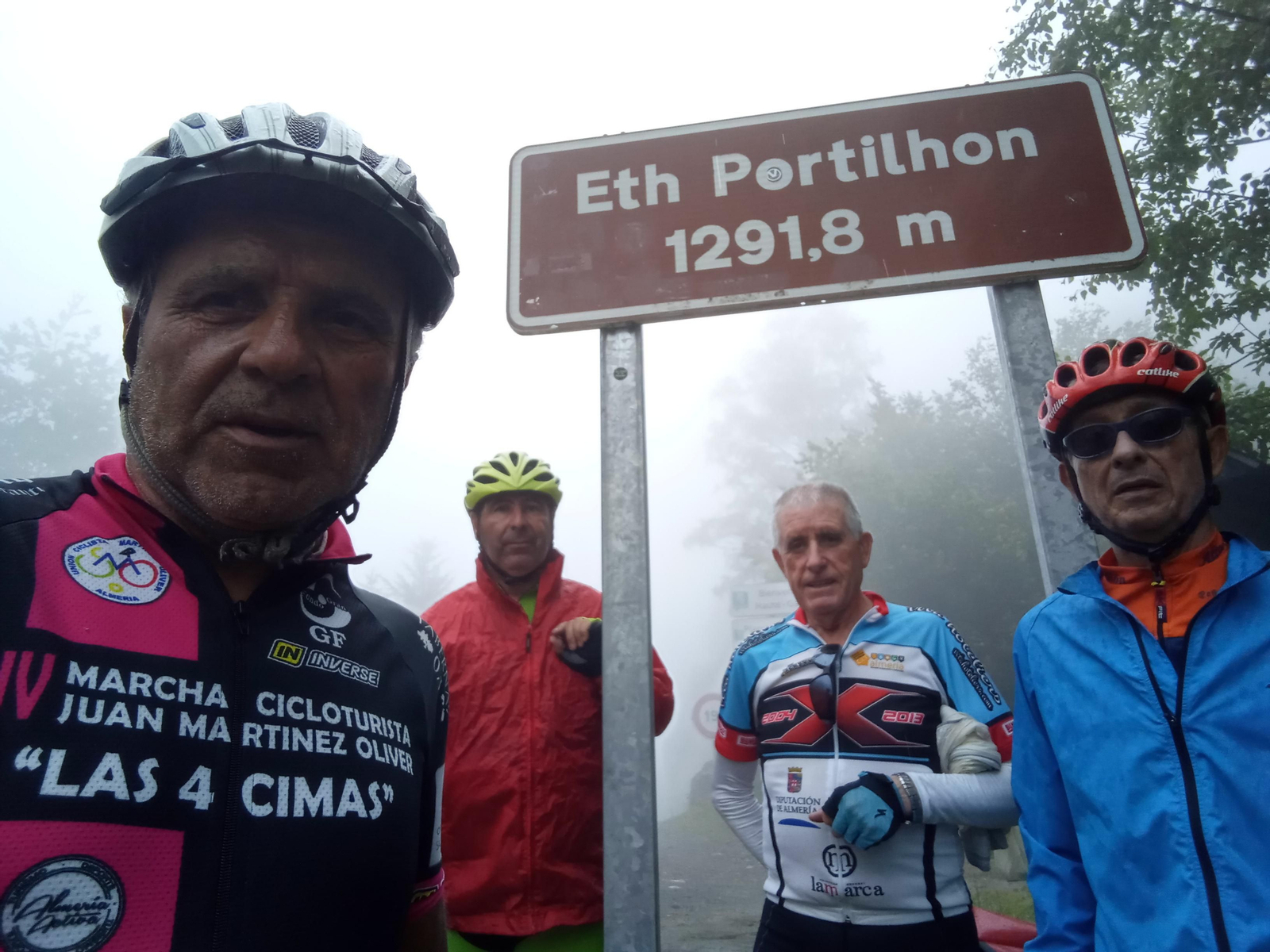 Fotogalería de la Transpirenaica de cuatro almerienses.