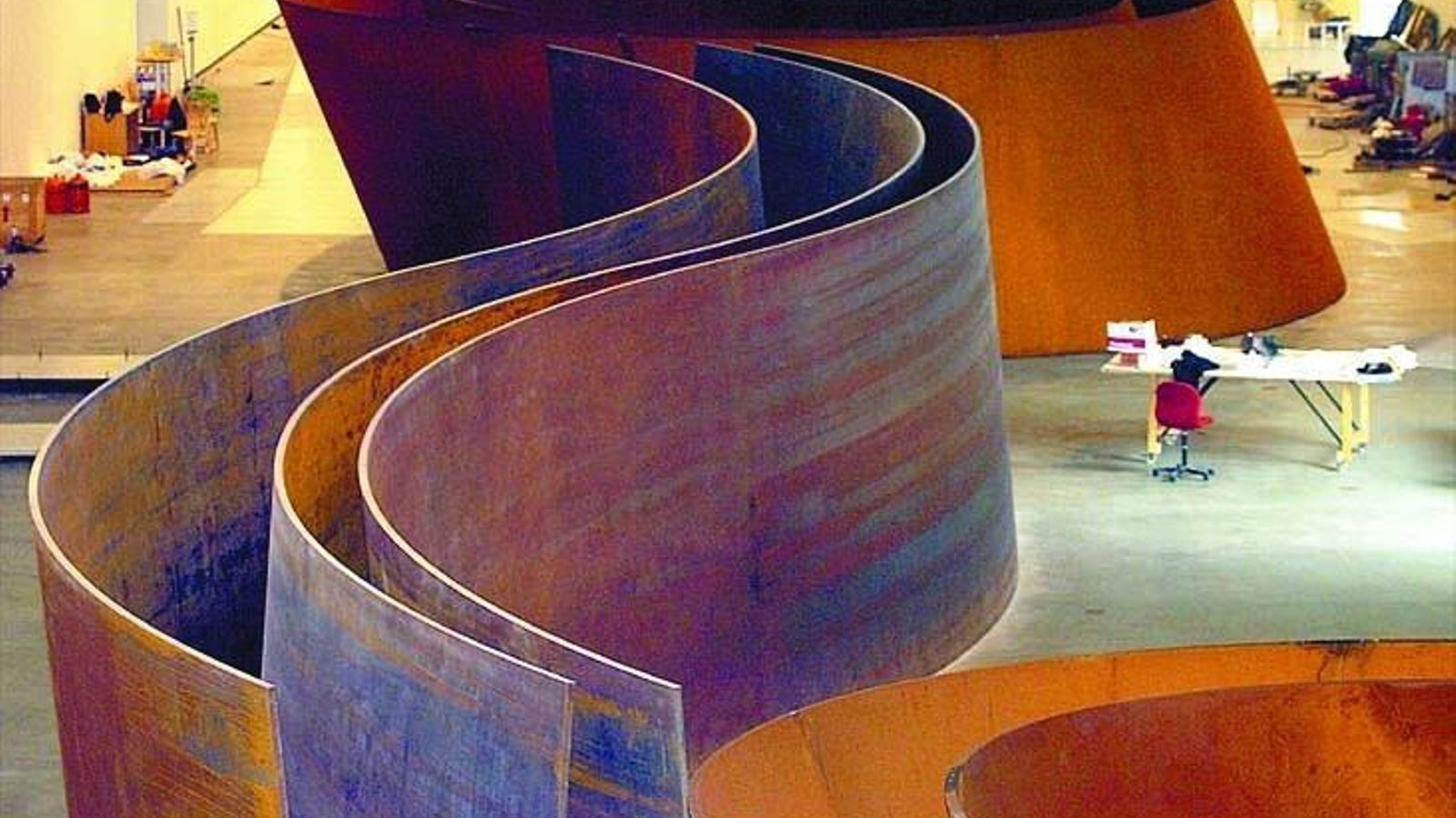 La escultura de Richard Serra en el Museo Guggenhein Bilbao.