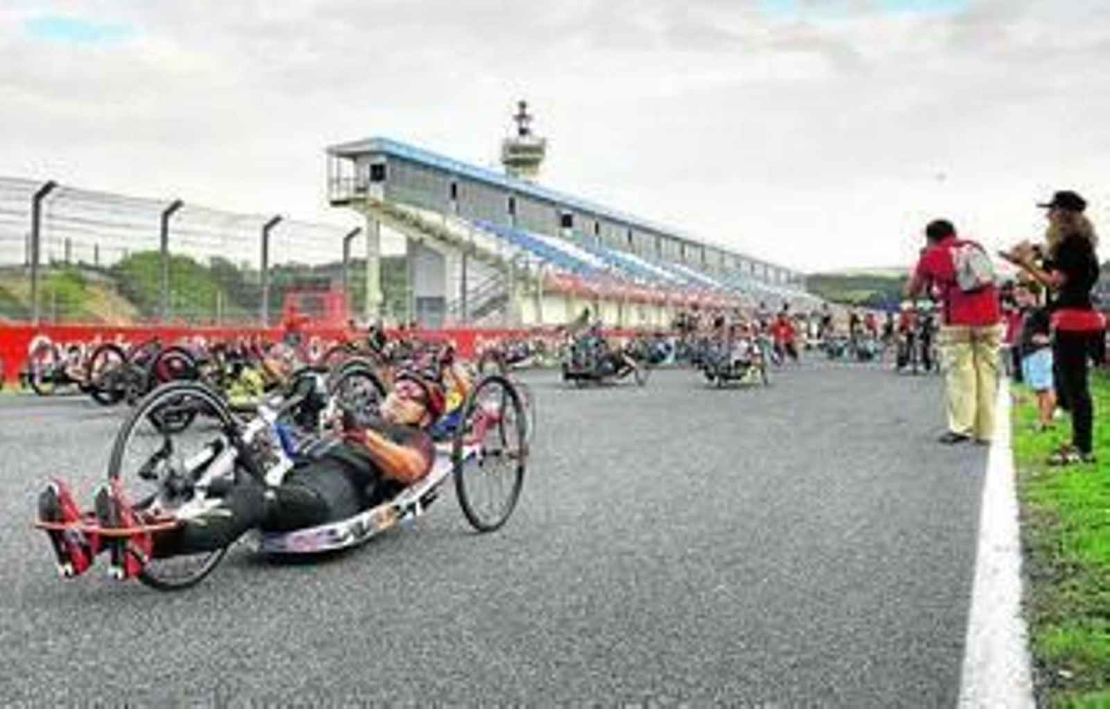Los handbikers ya saben lo que es correr en el trazado permanente de velocidad jerezano.