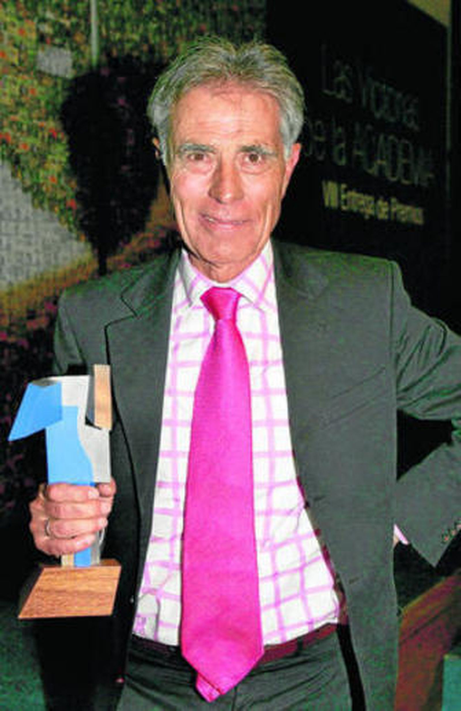 Hermida, tras recibir el 'Premio toda una vida'.