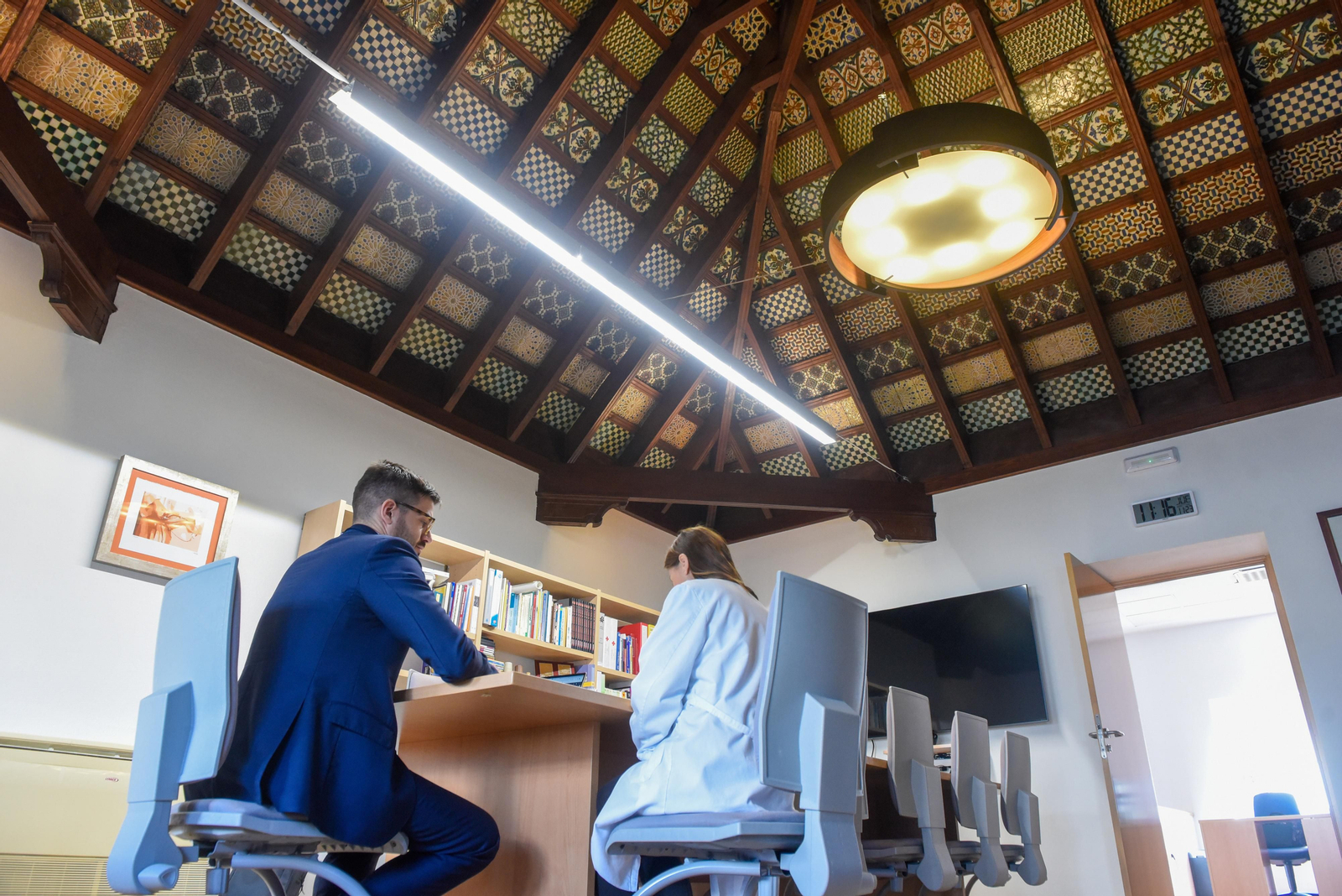 Reportaje sobre los 100 años que ha cumplido el Hospital de Cruz Roja