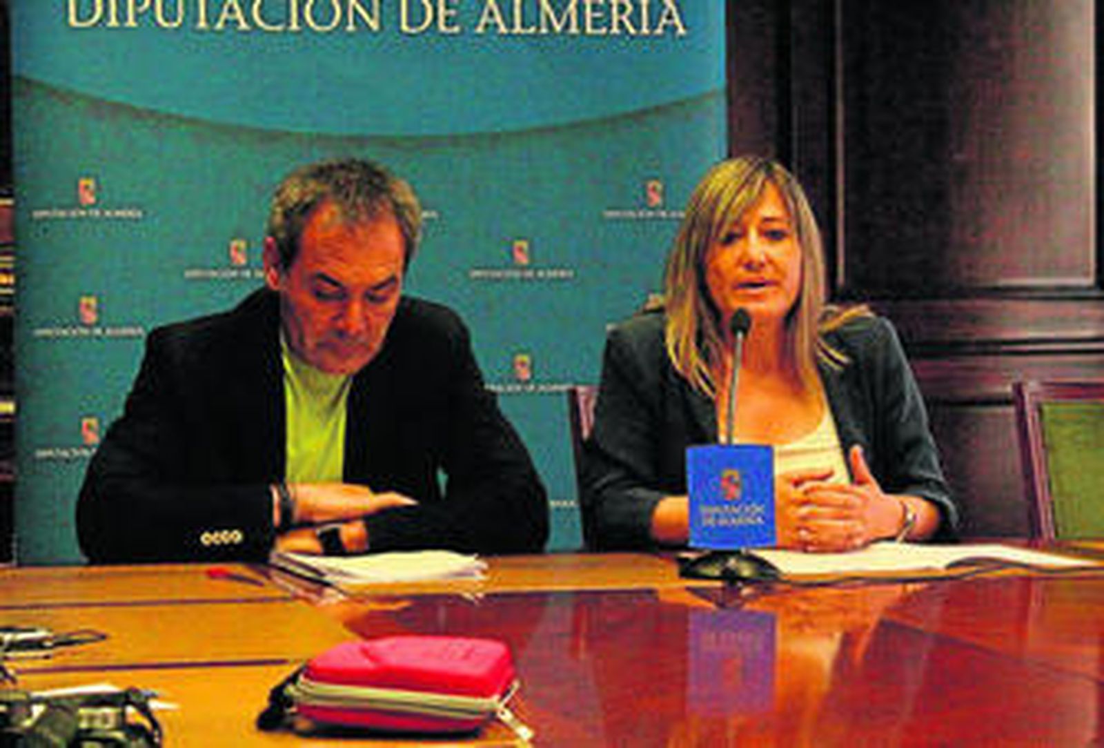 Marcelo López y Esperanza Pérez en la Diputación.