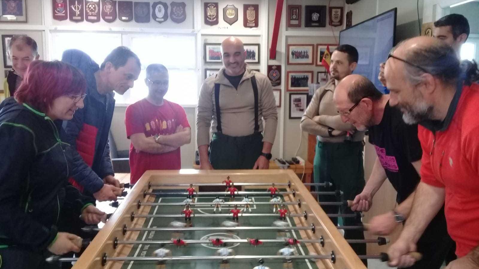 La liga 'FAFI' de futbolín encandiló al ministro.