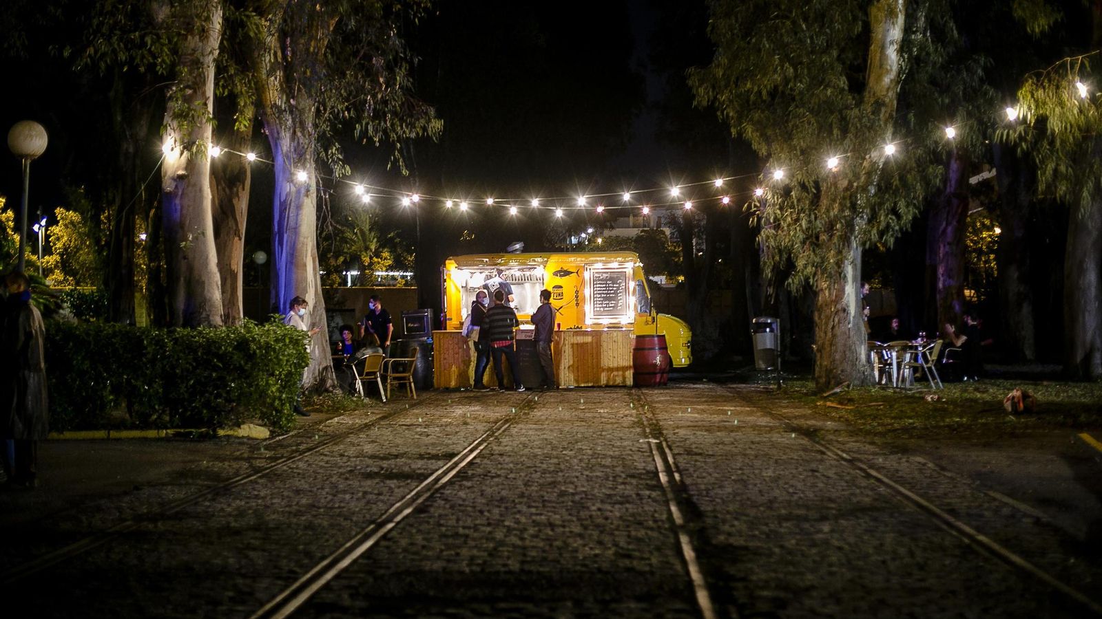 El jardín de los depósitos de Tabaco, durante la inauguración del espacio como contenedor cultural para el FIT.