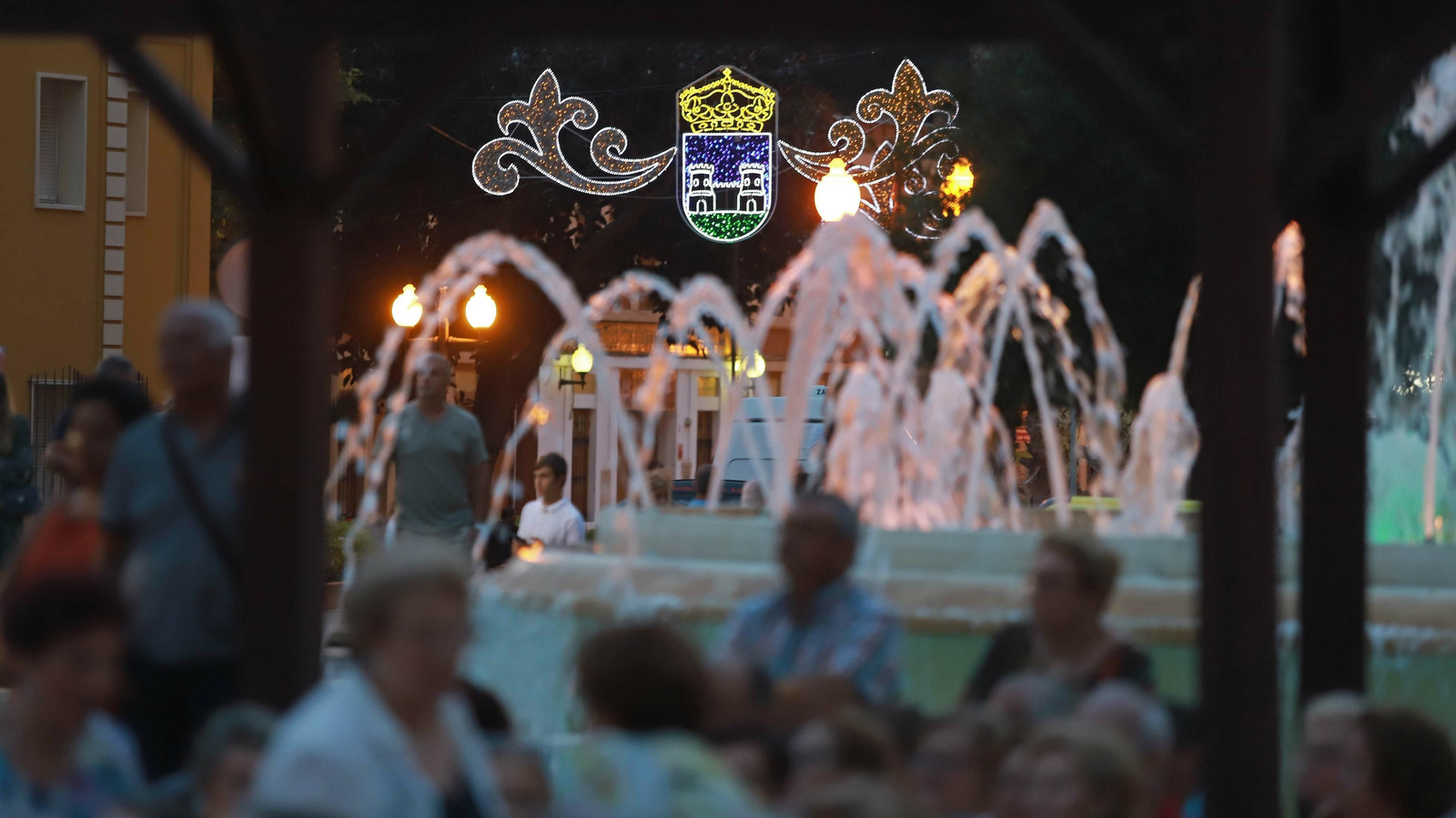 Las mejores fotos de la Coronación de las Reinas de la  Feria de La Línea