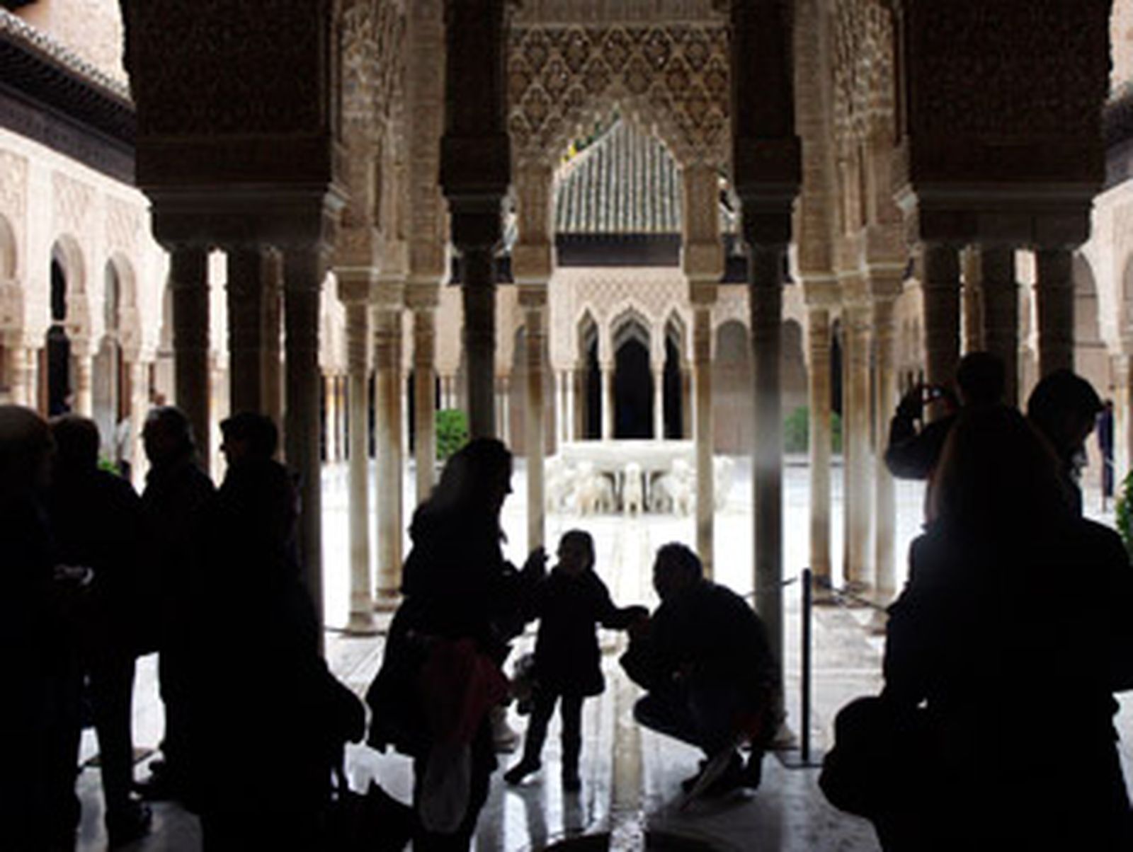 La Alhambra recibió en 2012 la visita de 2,26 millones de personas, un 2% menos