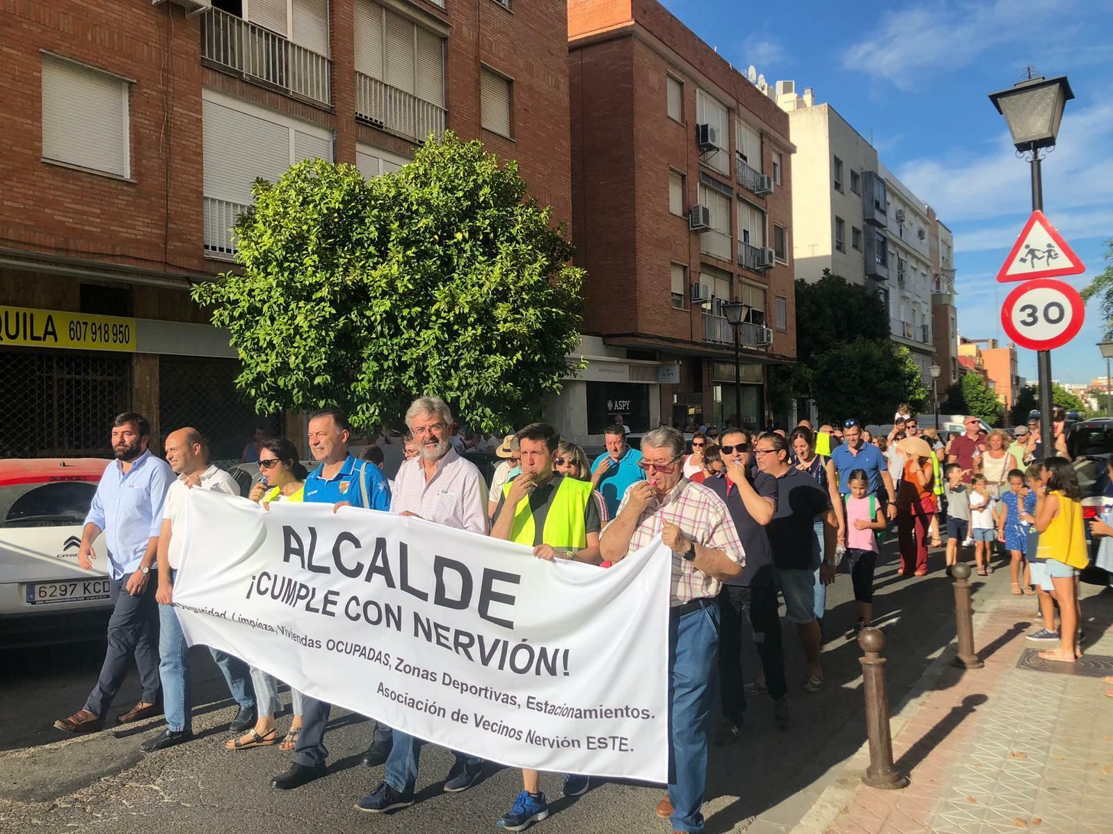 La manifestación del 24 de junio, en la que los vecinos de Nervión pedían más seguridad.