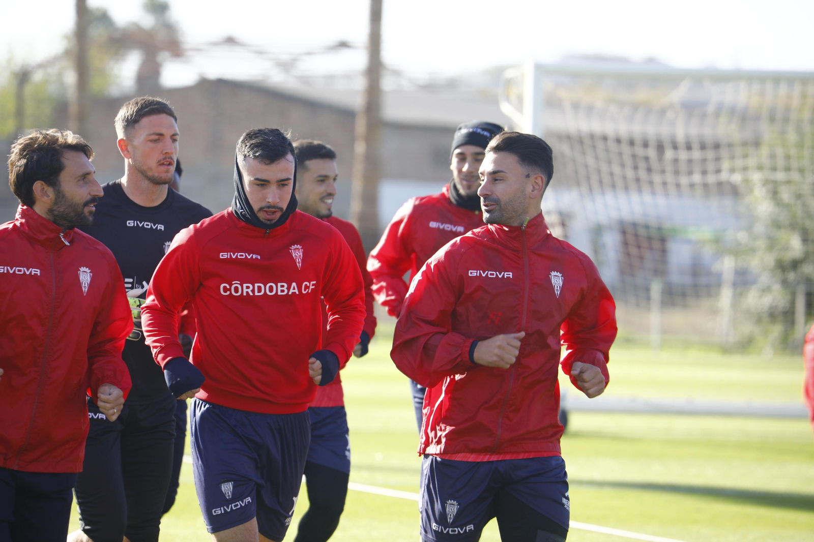 Los jugadores del Córdoba CF se ejercitan en la Ciudad Deportiva.