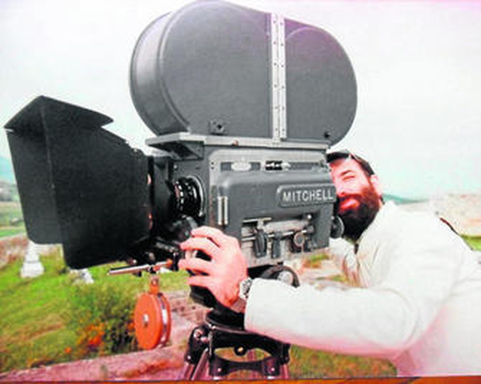 1. El cineasta santanderino Paulino Viota. 2. Una imagen de 'La Comuna',  de Peter Watkins. 3. Adolfo Arrieta, en francés Adolpho Arrietta. 4. Hitoshi Matsumoto, en 'Symbol'. 5. El francés Alain Robbe-Grillet. 6. Un fotograma de 'Trans-Europ Express', de Robbe-Grillet