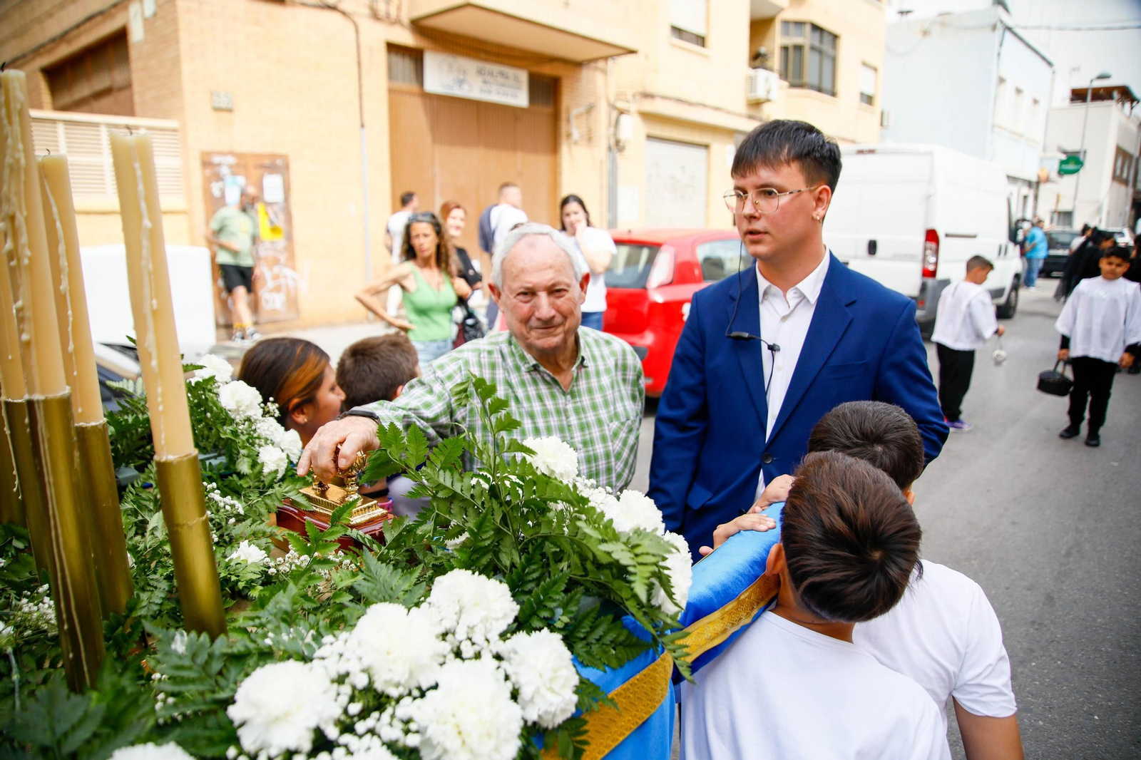 Las imágenes del CEIP San Fernando de El Zapillo de la ciudad de Almería en procesión en el viernes de dolores