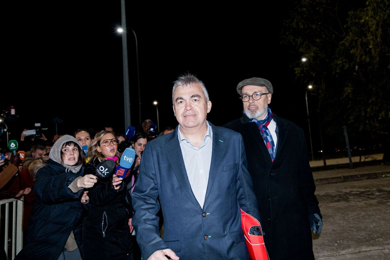 Santos Cerdán, ex secretario de Organización del PSOE, a su salida de la cárcel de Soto del Real.