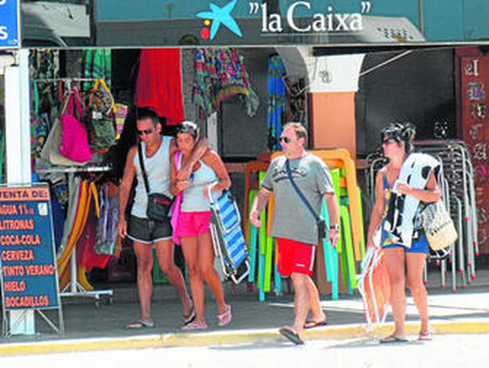 Los comercios cercanos a la playa aseguran haber vivido su peor verano.