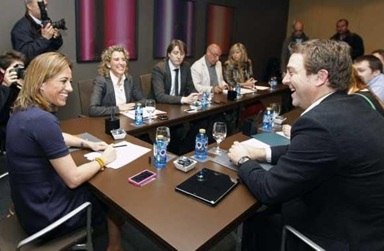 Chacón elige un "equipo político paritario" para "abrir un nuevo tiempo"