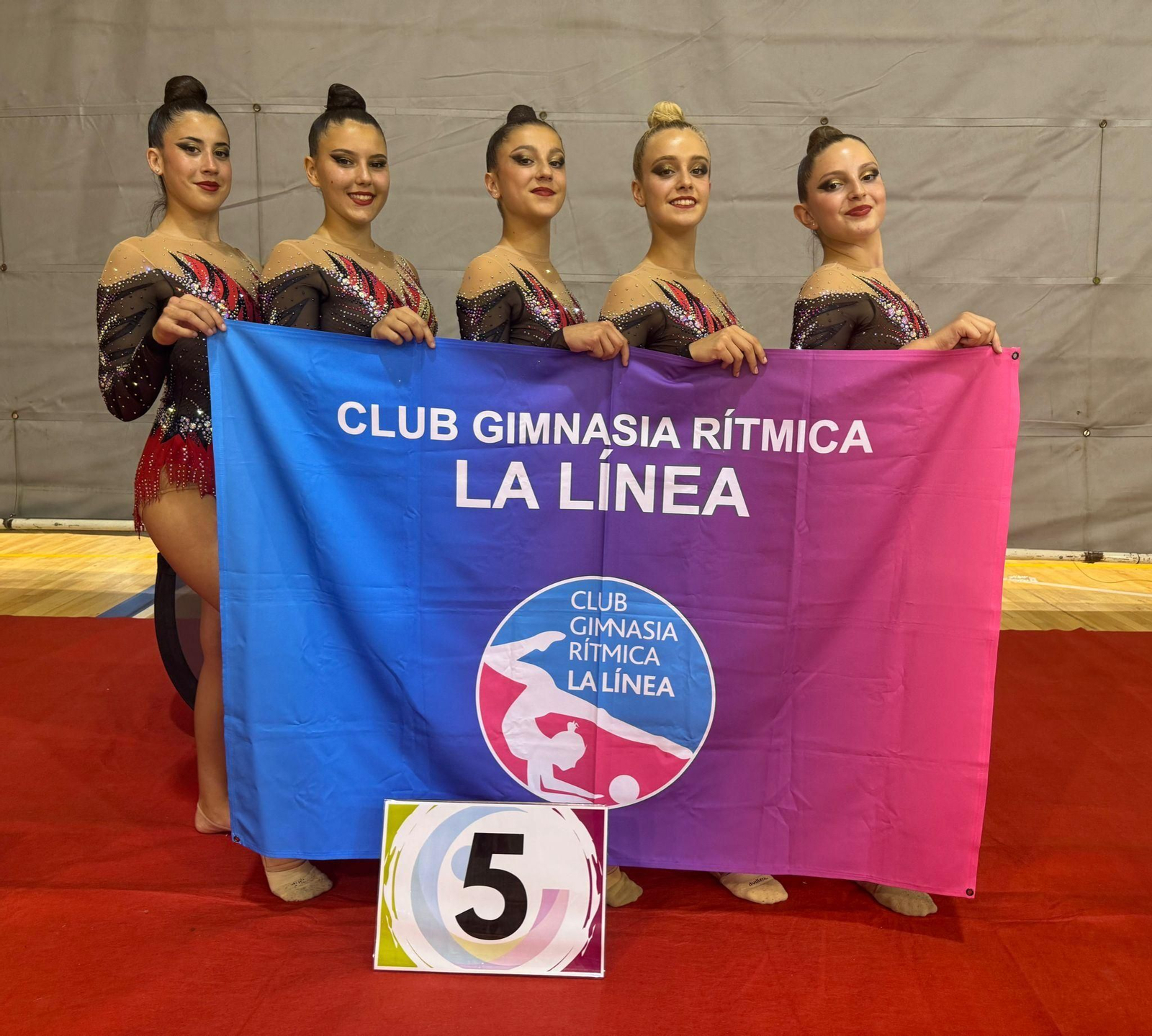 El conjunto cadete del Club de Gimnasia Rítmica de La Línea El conjunto cadete del Club de Gimnasia Rítmica de La Línea