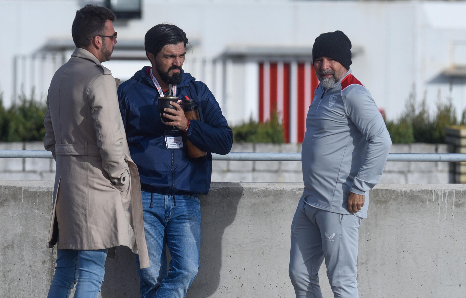 Mariano Soso y Jorge Cazulo, con su matera, dialogan con Jorge Sampaoli.