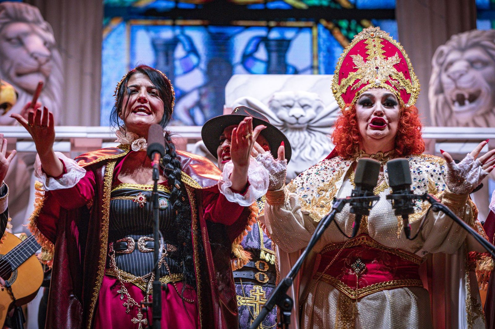 Las imágenes del pregón y la boda de Manu Sánchez en el Carnaval de Cádiz 2026