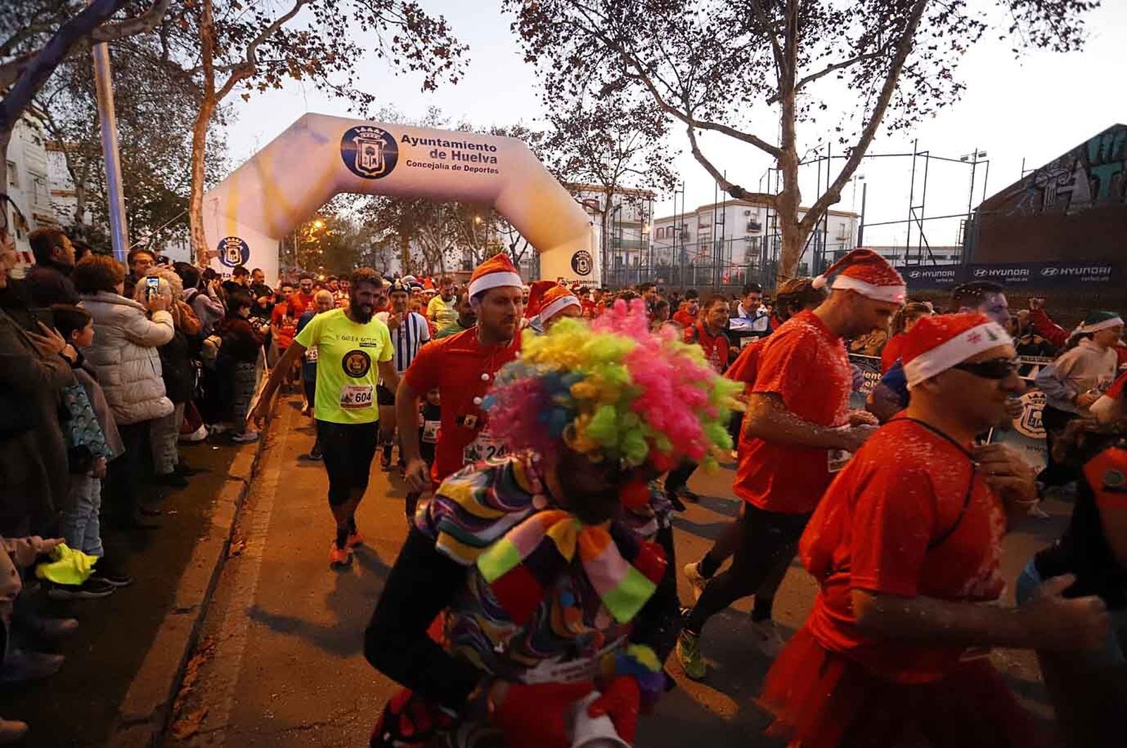 Imágenes de la carrera de San Silvestre en Huelva
