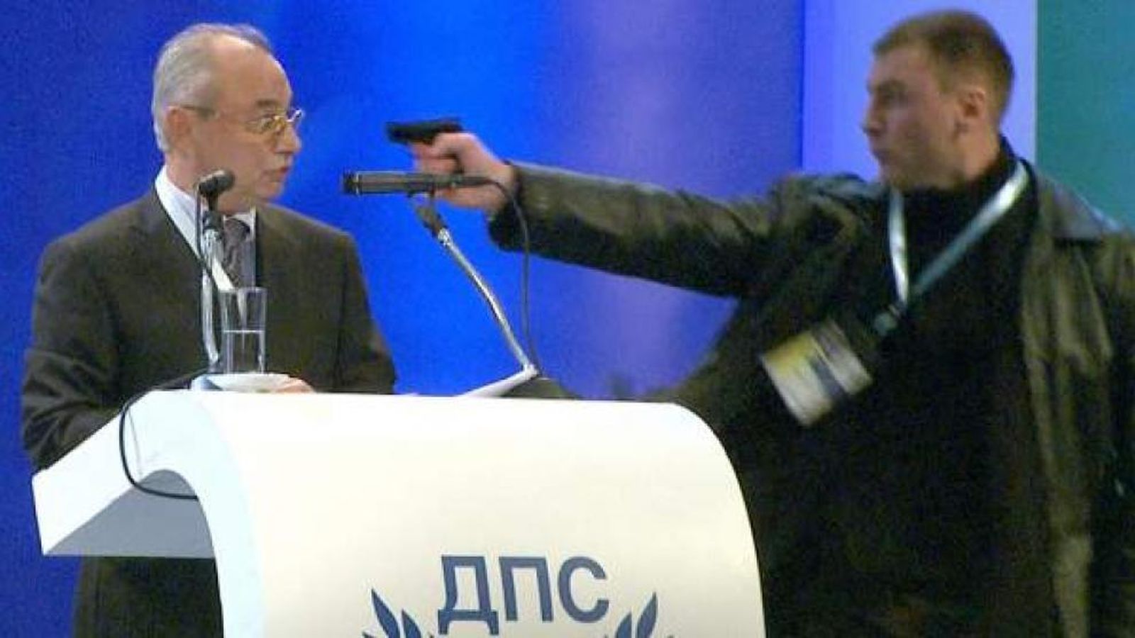 Ahmed Dogan salió milagrosamente vivo de un atentado