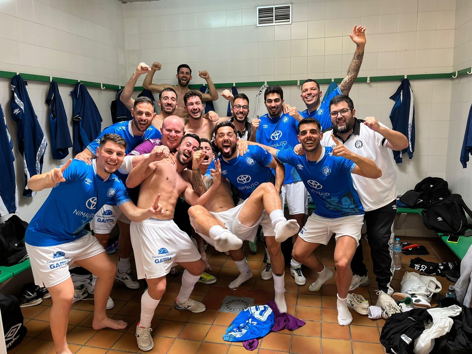Los de Isco Torres celebran la 12ª victoria seguida.