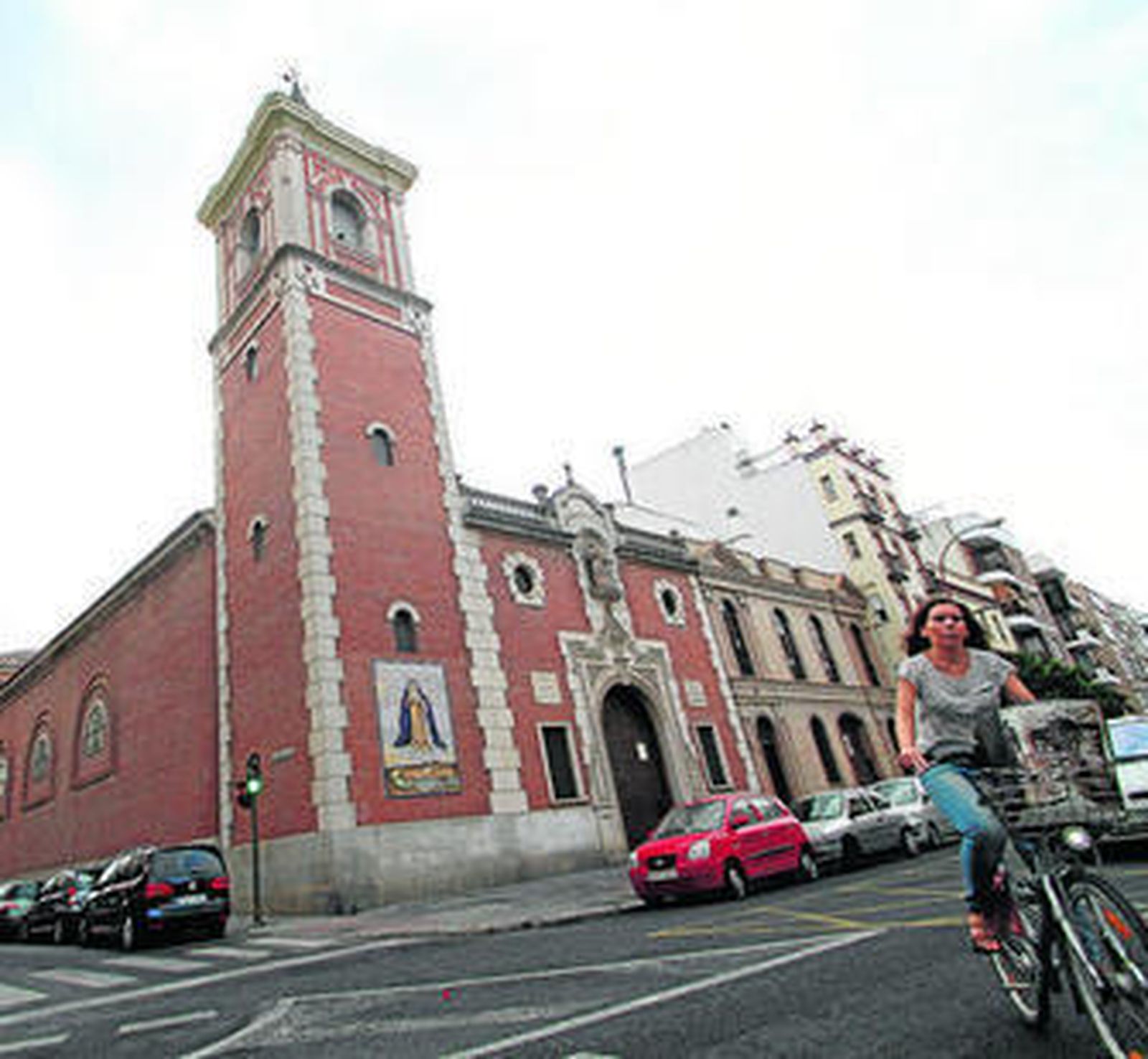 La iglesia de San Vicente de Paúl, en la calle Pagés del Corro.