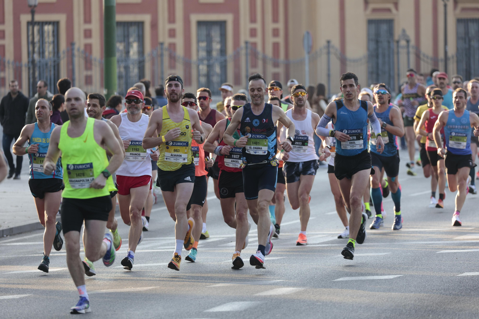 Las imágenes de la Maratón de Sevilla 2022 (11)