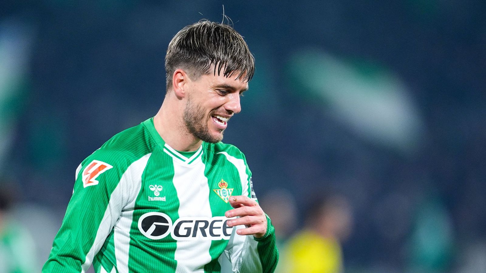 Lo Celso sonríe en el partido entre el Betis y el Villarreal