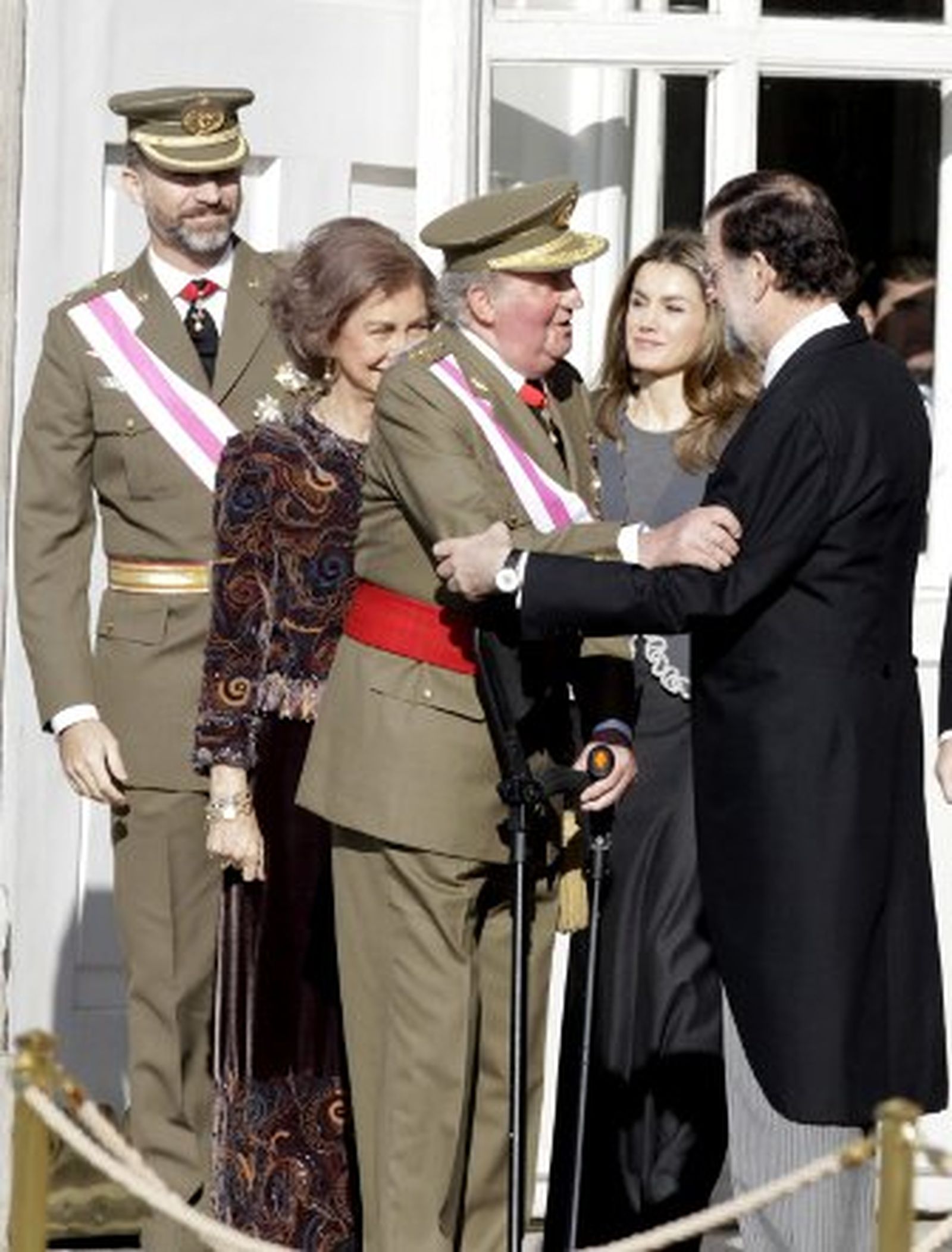 El Rey defiende mantener las capacidades militares que garanticen la defensa de los intereses de España