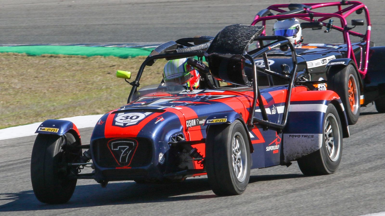 Un lance de la carrera Super 7 by Toyo Tyres.