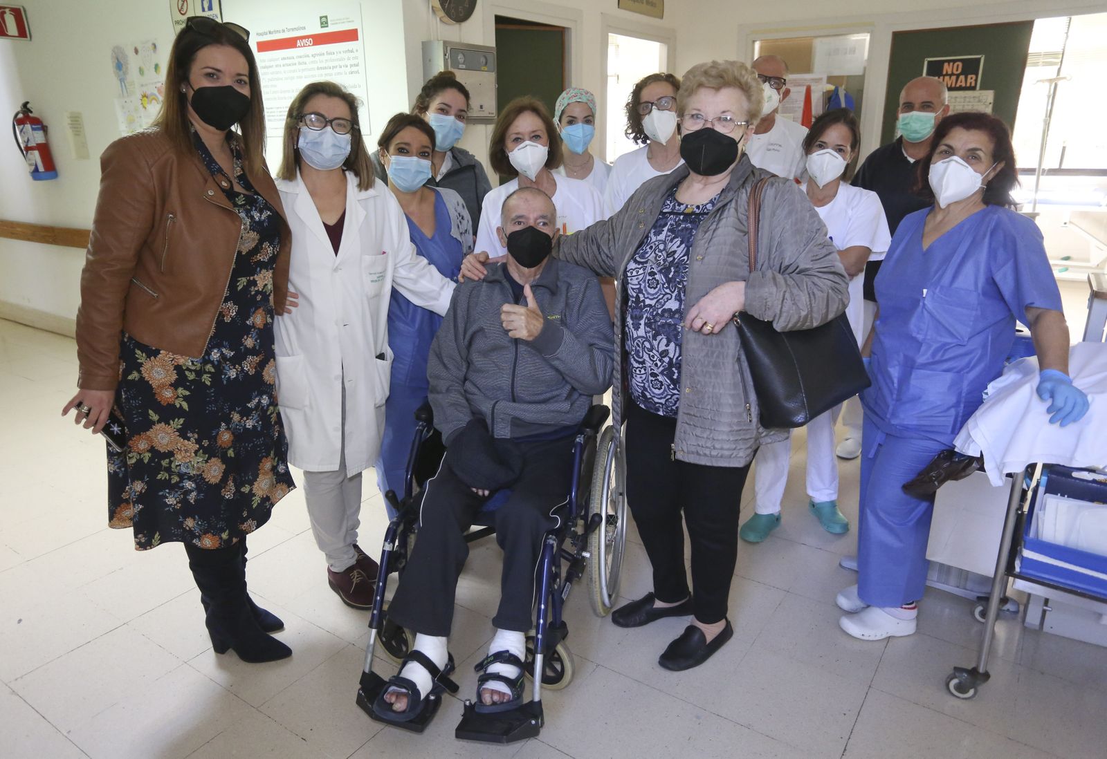 Fotos: Antonio sale del hospital en Málaga tras 343 días ingresado por el coronavirus