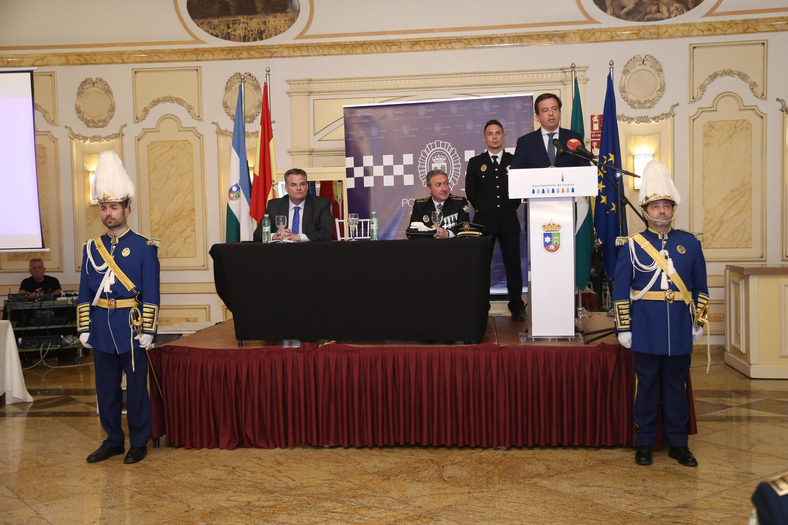 La celebración de San Jorge, patrón de la Policía Local de Lucena, en imágenes