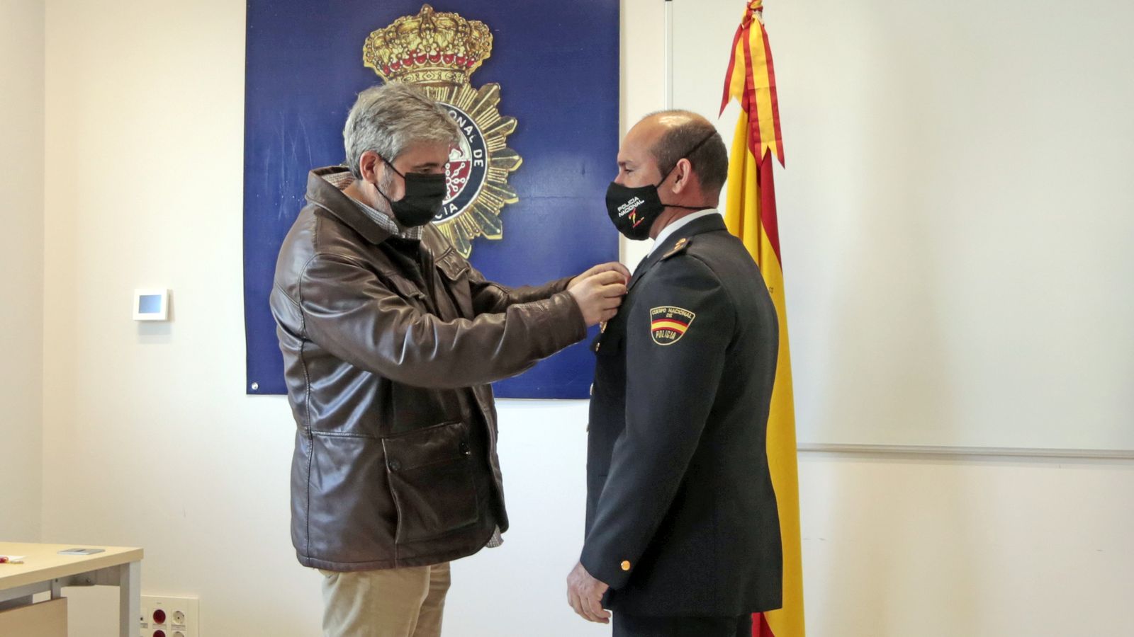 Medallas de Santo Angel en la comisaria de Jerez