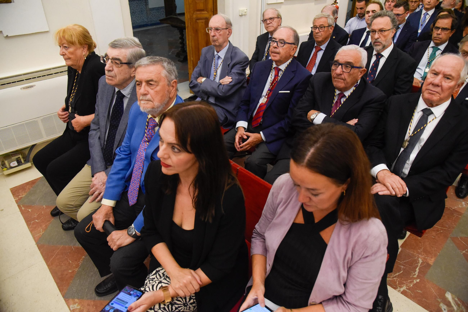 La Academia de Medicina de Sevilla recepciona a tres nuevos académicos correspondientes