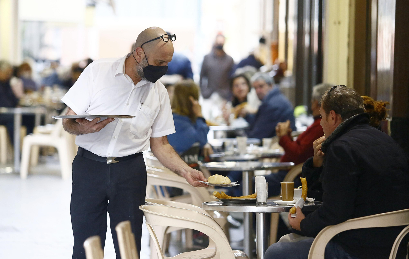 Las fotos de Málaga capital en la reapertura de bares y comercio no esencial