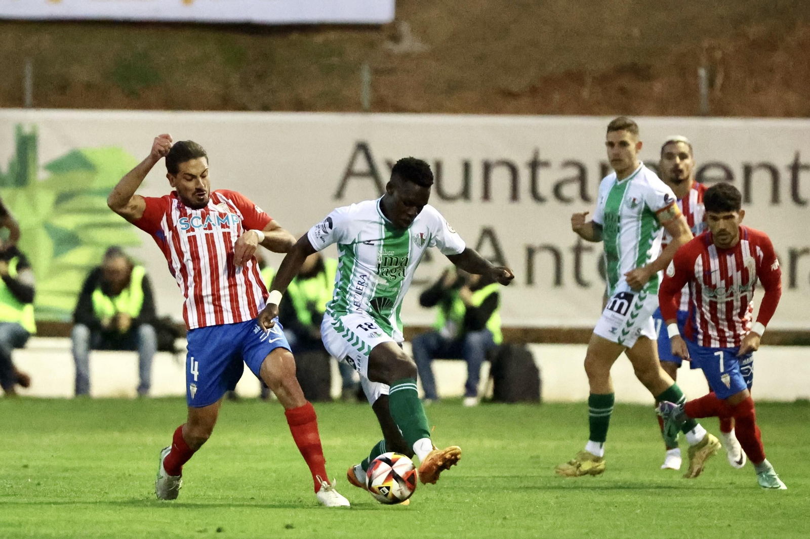 Las mejores fotos de la victoria del Algeciras en Antequera