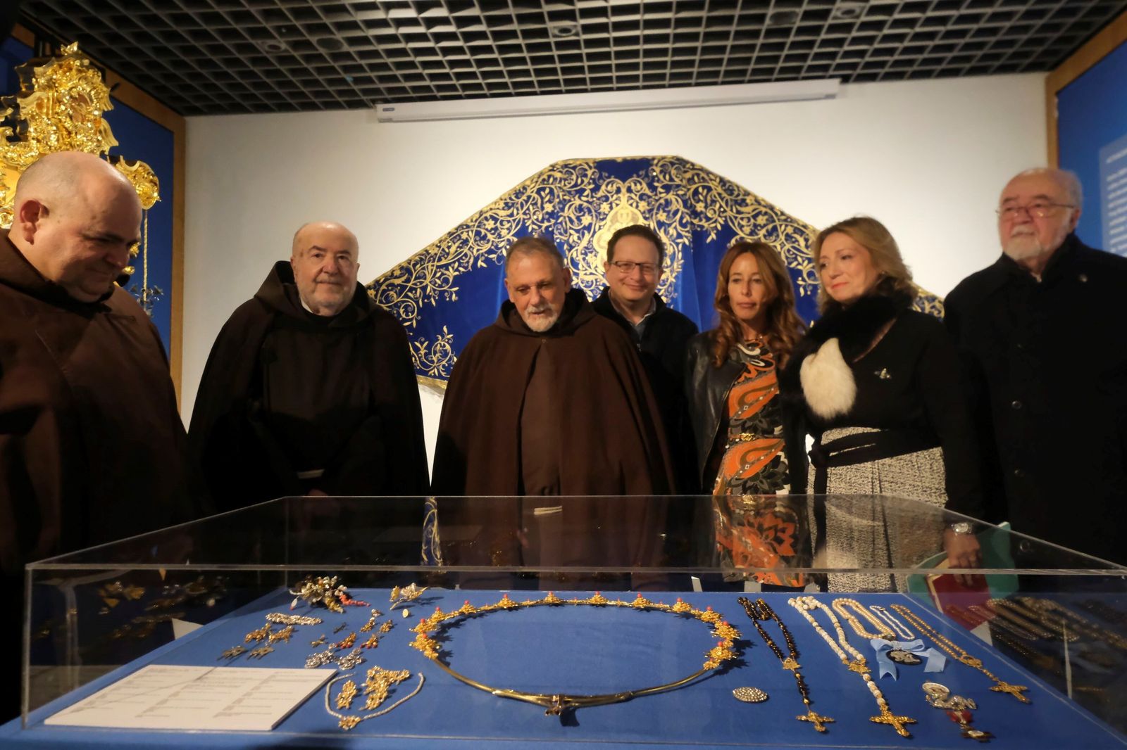 La exposición 'El resurgir de una devoción', de la Divina Pastora de las Almas de Córdoba, en imágenes