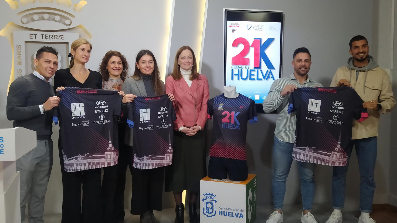 Presentación de la camiseta de la media maratón. Presentación de la camiseta de la media maratón.