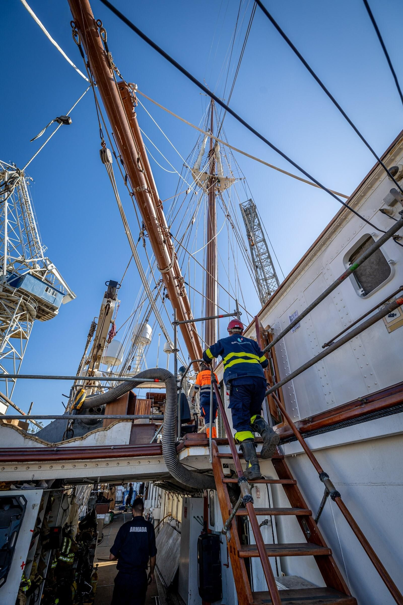 Armada: Las imágenes del 'Juan Sebastián de Elcano' de obras en Navantia San Fernando