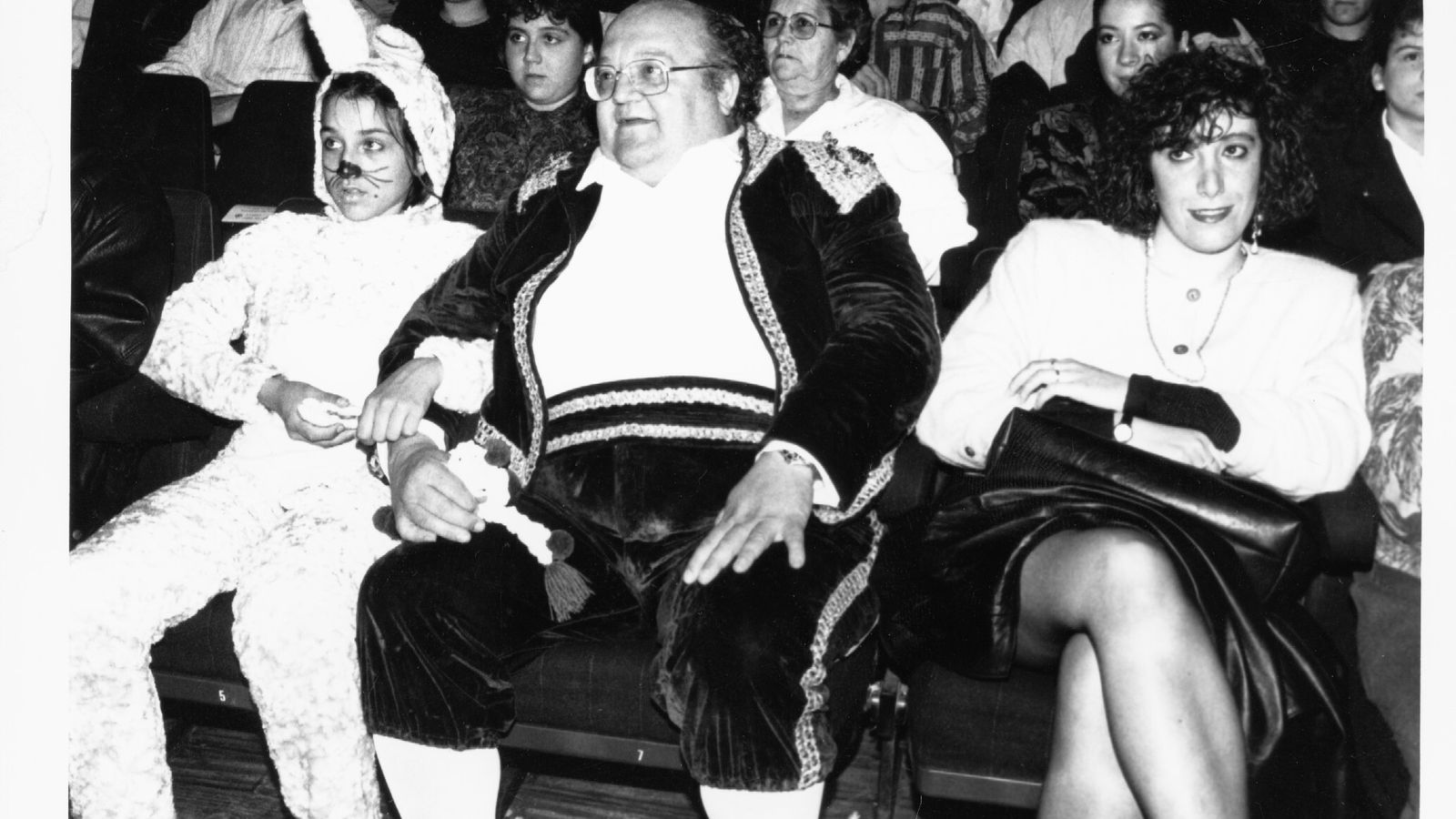 'Pepón de Cádiz' sentado en la primera fila de butacas del Teatro Andalucía.