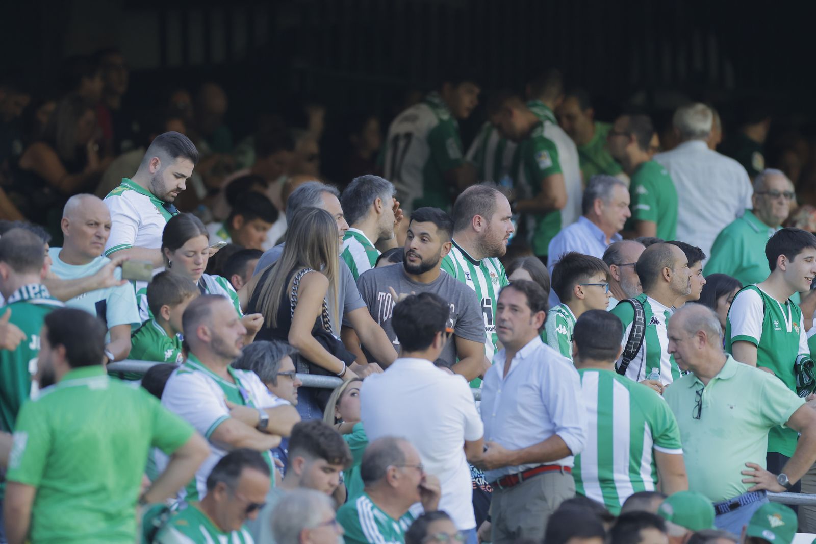 Búscate en las fotos del Betis-Cádiz