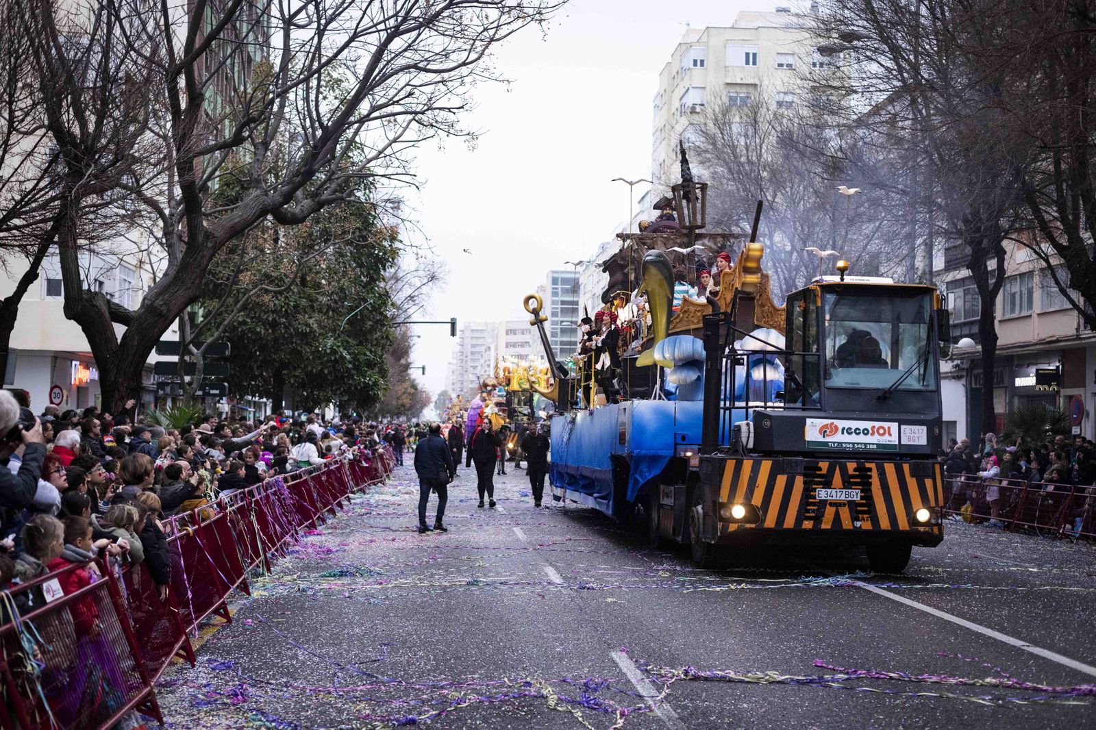 La Cabalgata Magna del Carnaval de Cádiz 2024, en imágenes