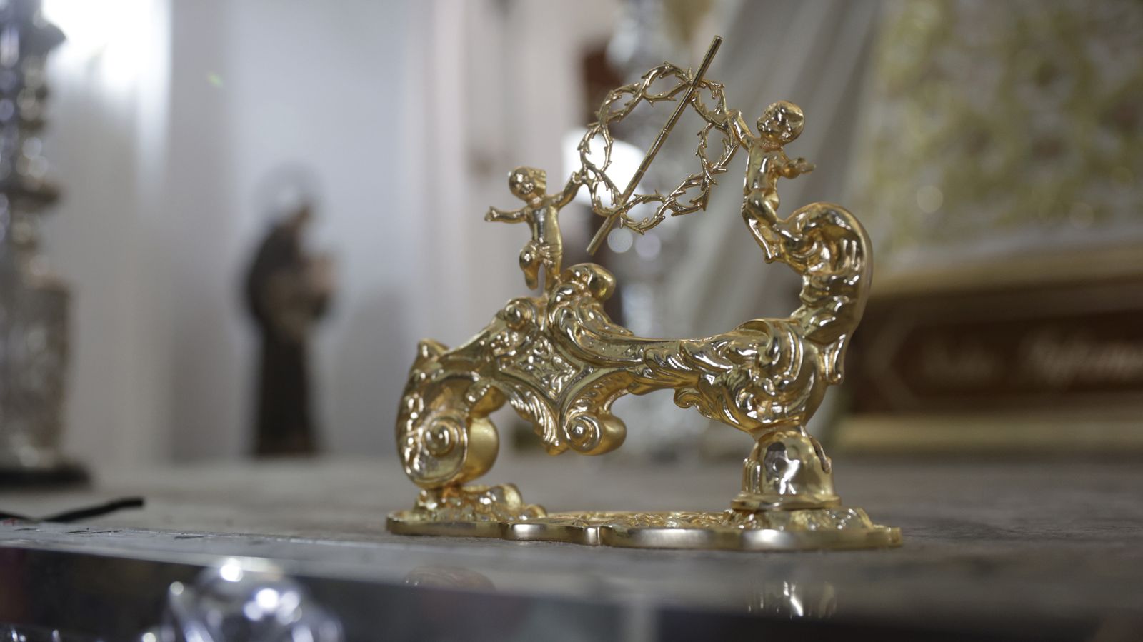 Preparativos en las iglesias de Algeciras para la Magna Mariana, en imágenes