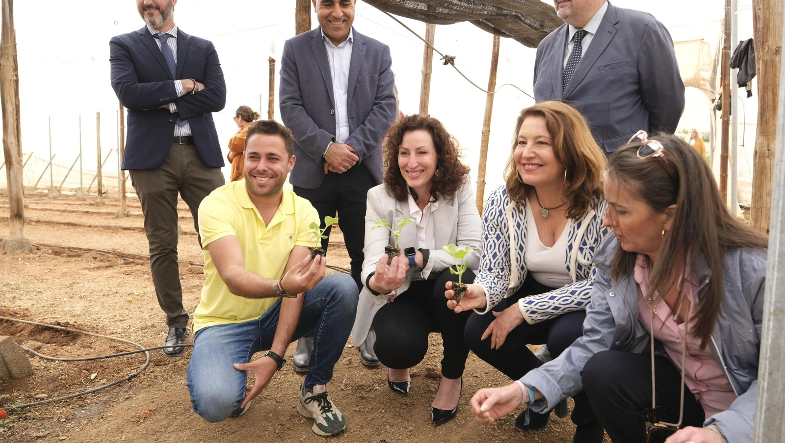 Imágenes de la visita a las obras del camino rural La Palmera