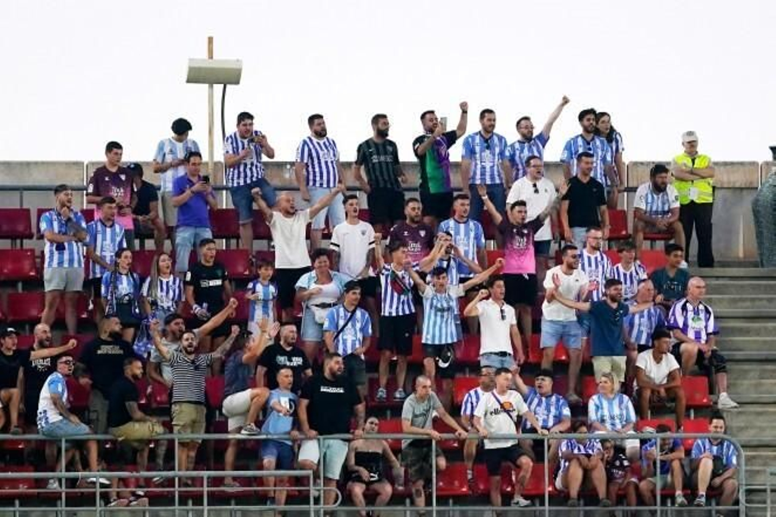 Aficionados del Málaga CF en Granada.