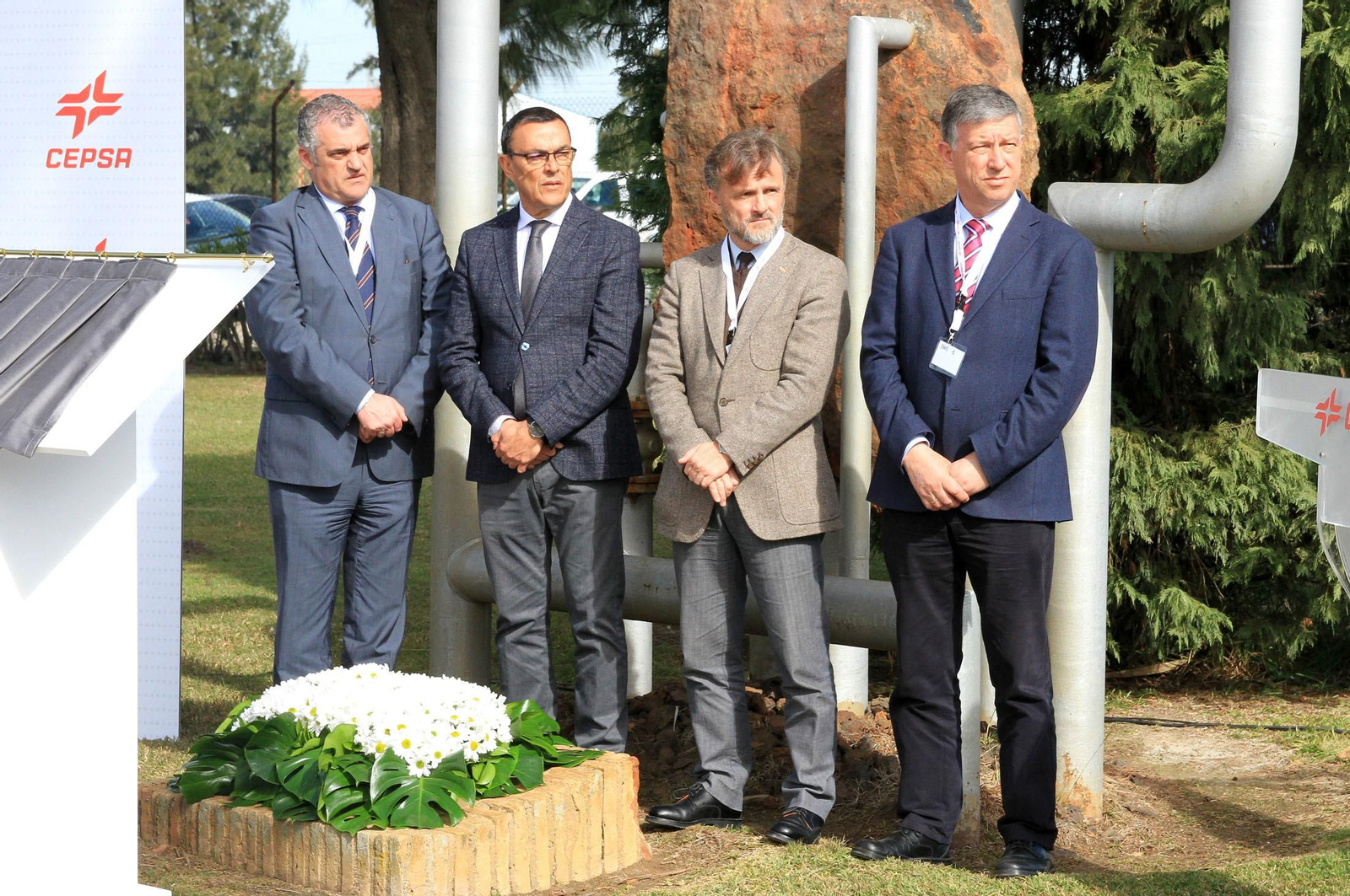 La presidenta de la Junta de Andalucía, Susana Díaz, y el consejero delegado de Cepsa, Pedro Miró, inauguran el proyecto 'Optimización de Aromáticos' de Cepsa, en imágenes