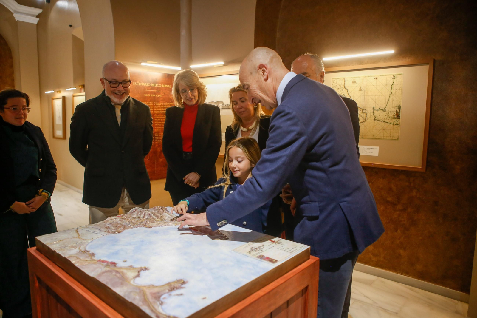 Fotos de la colección de Antonio Viñas de Roa en la capilla del Cristo de la Alameda de Algeciras