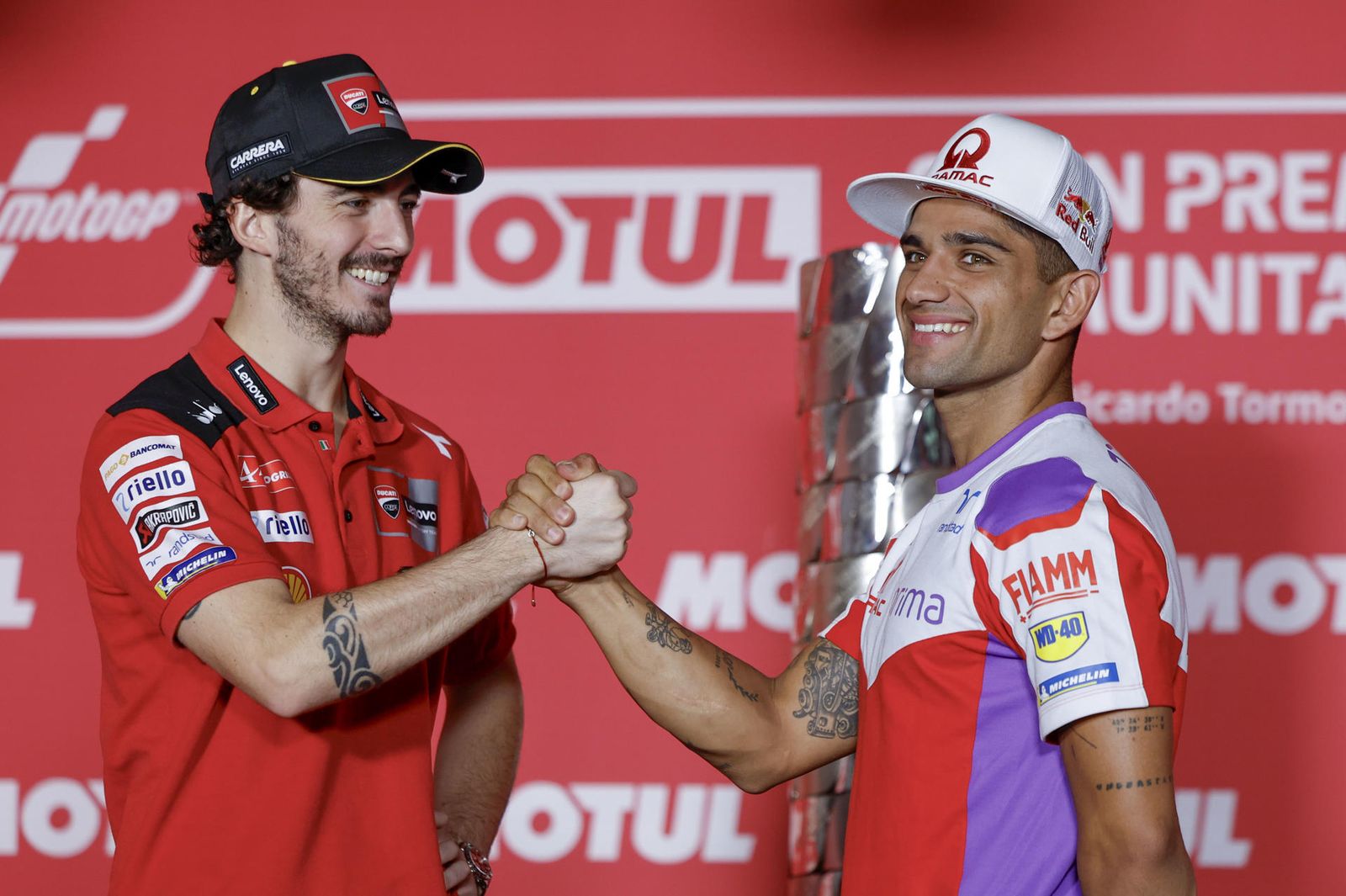 Los pilotos de Moto GP Francesco Bagnaia y Jorge Martin, campeón y subcampeón de la pasada temporada