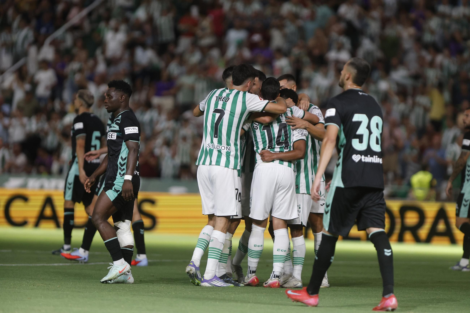 Las mejores fotos del partido en El Arcángel entre el Córdoba CF y el Real Betis
